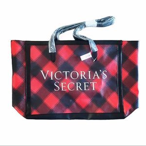 NWT Victoria’s Secret Buffalo Plaid Holiday Weekender Tote